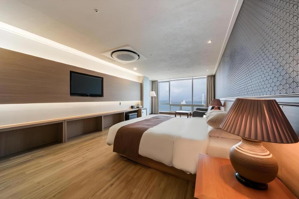 Hotel Homers Busan Bagian luar foto