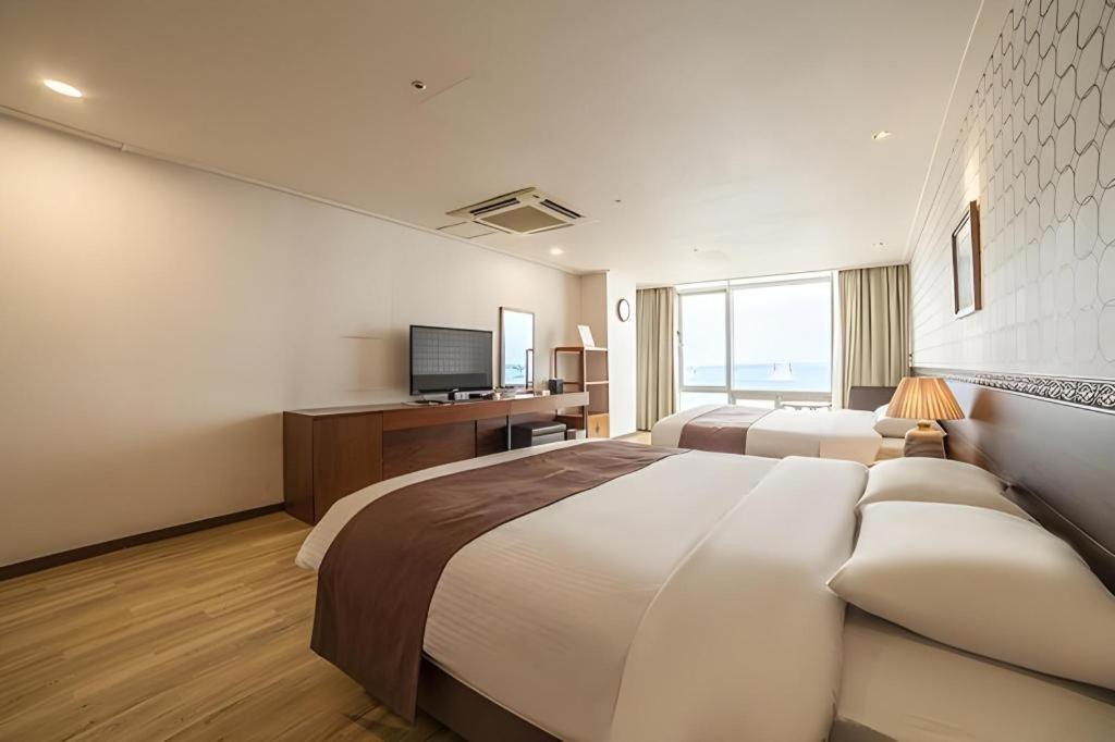 Hotel Homers Busan Bagian luar foto
