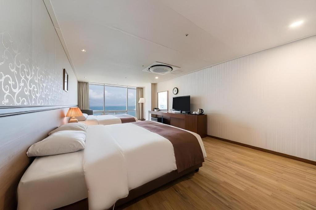 Hotel Homers Busan Bagian luar foto